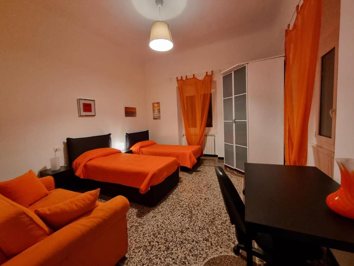 Wow Home 2 - 175 Mq - Posteggio Privato - Davanti Porto Traghetti - Fino A 10 Posti Letto - Balcone Genova Eksteriør bilde