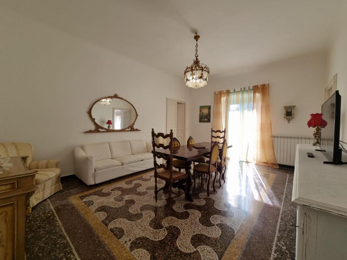 Wow Home 2 - 175 Mq - Posteggio Privato - Davanti Porto Traghetti - Fino A 10 Posti Letto - Balcone Genova Eksteriør bilde