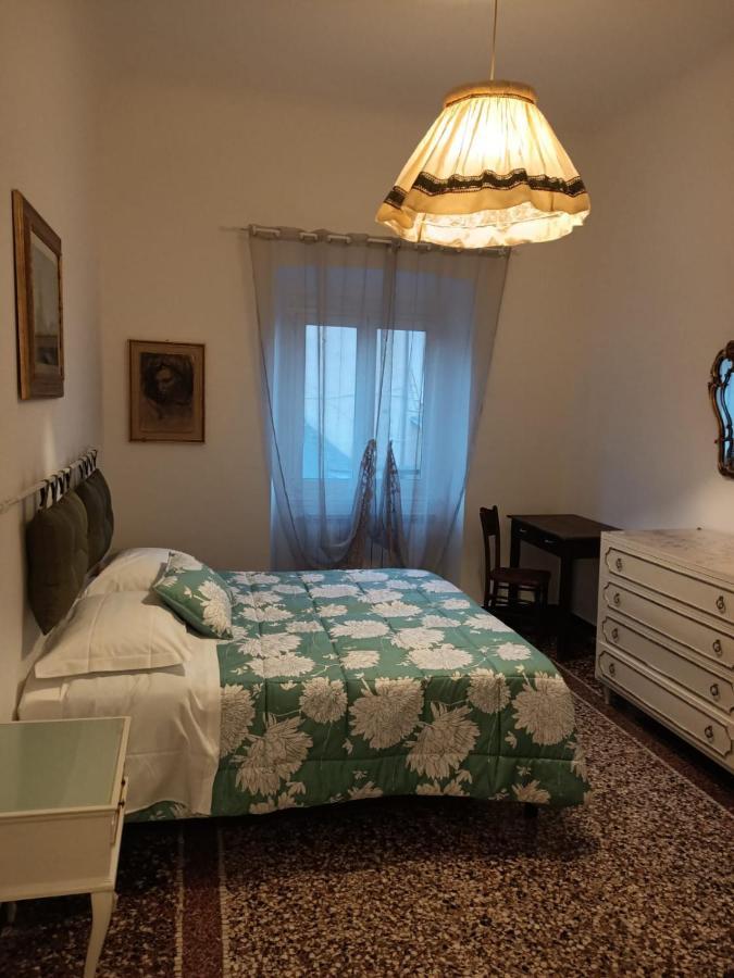 Wow Home 2 - 175 Mq - Posteggio Privato - Davanti Porto Traghetti - Fino A 10 Posti Letto - Balcone Genova Eksteriør bilde