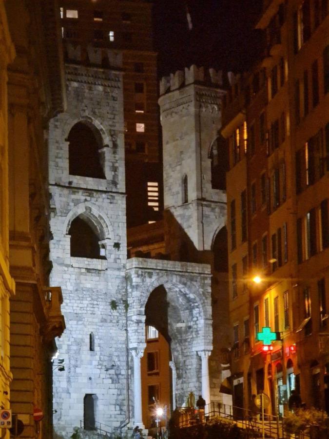 Wow Home 2 - 175 Mq - Posteggio Privato - Davanti Porto Traghetti - Fino A 10 Posti Letto - Balcone Genova Eksteriør bilde