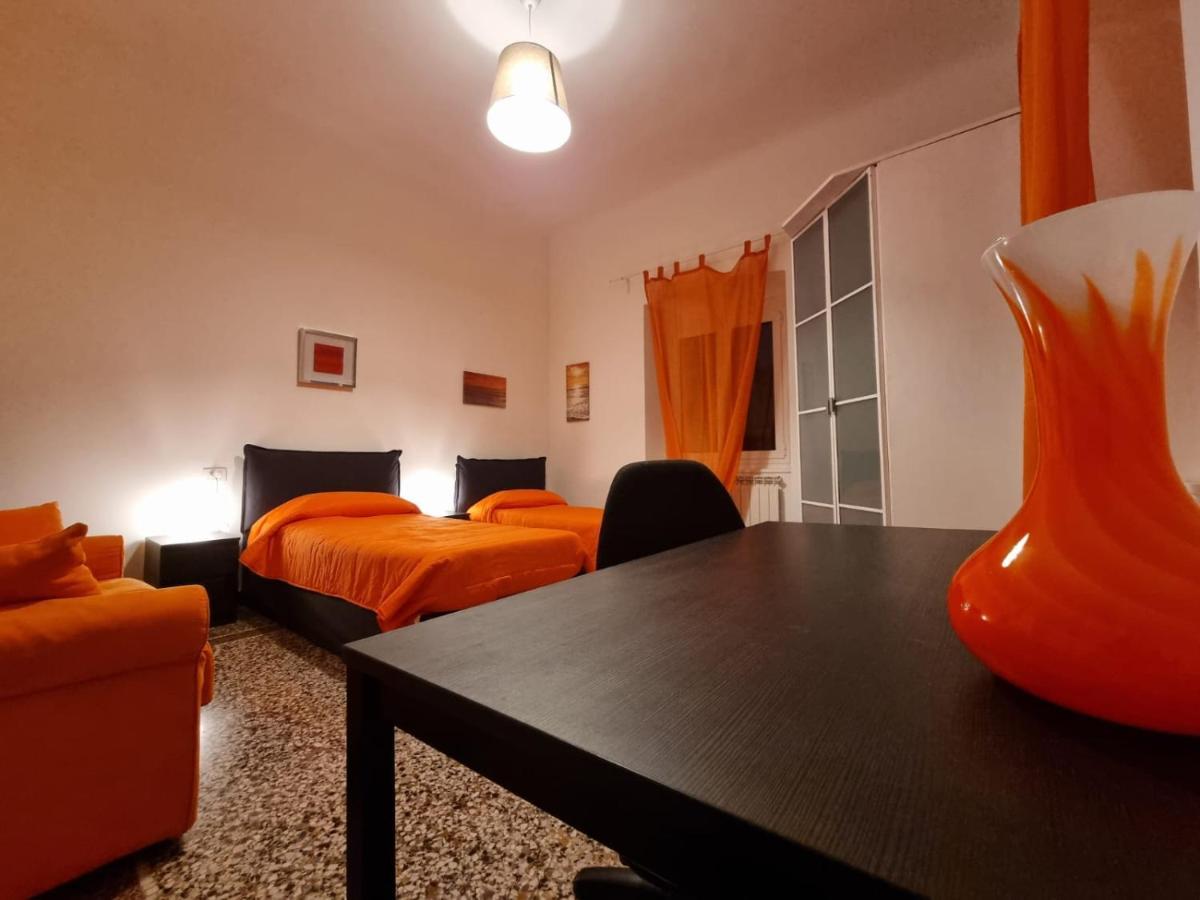Wow Home 2 - 175 Mq - Posteggio Privato - Davanti Porto Traghetti - Fino A 10 Posti Letto - Balcone Genova Eksteriør bilde