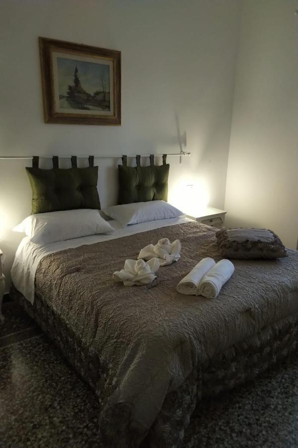Wow Home 2 - 175 Mq - Posteggio Privato - Davanti Porto Traghetti - Fino A 10 Posti Letto - Balcone Genova Eksteriør bilde