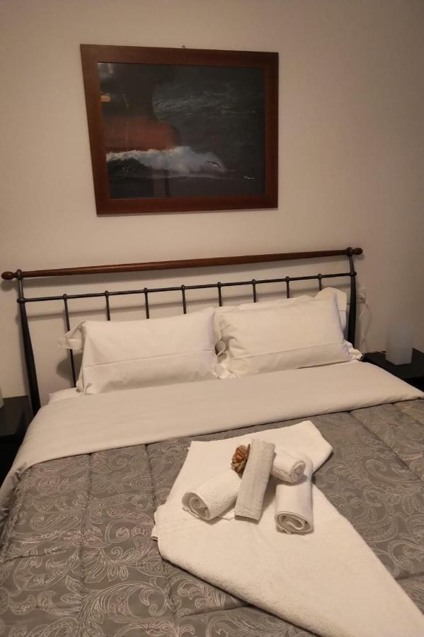 Wow Home 2 - 175 Mq - Posteggio Privato - Davanti Porto Traghetti - Fino A 10 Posti Letto - Balcone Genova Eksteriør bilde